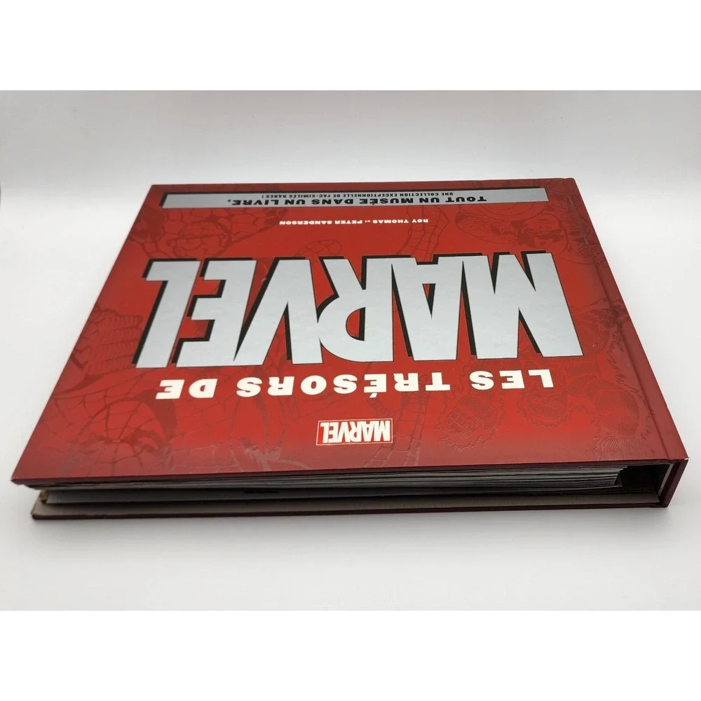 The Marvel Vault: Museum-in-a-Book with Rare Collectibles FRENCH‎
